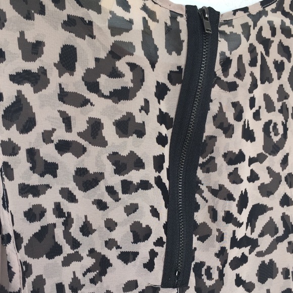 Light pink cheetah print tunic. Size Small. - Picture 3 of 6